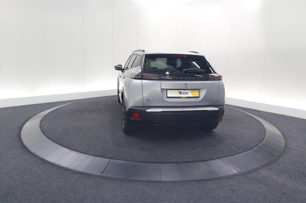 Peugeot E-2008