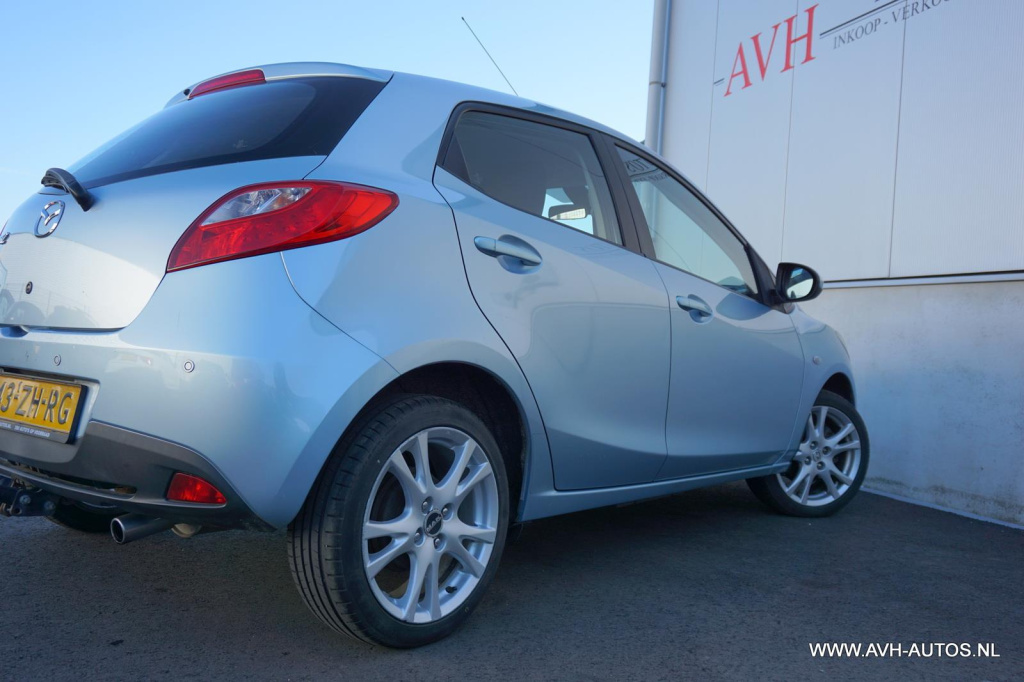 Mazda 2