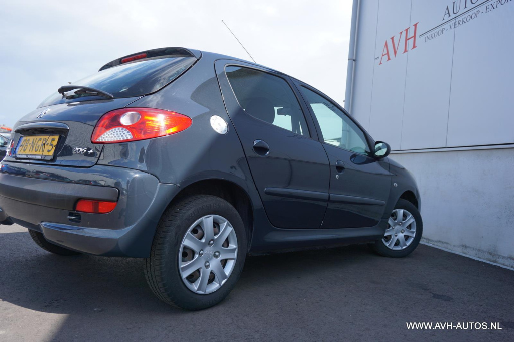 Peugeot 206