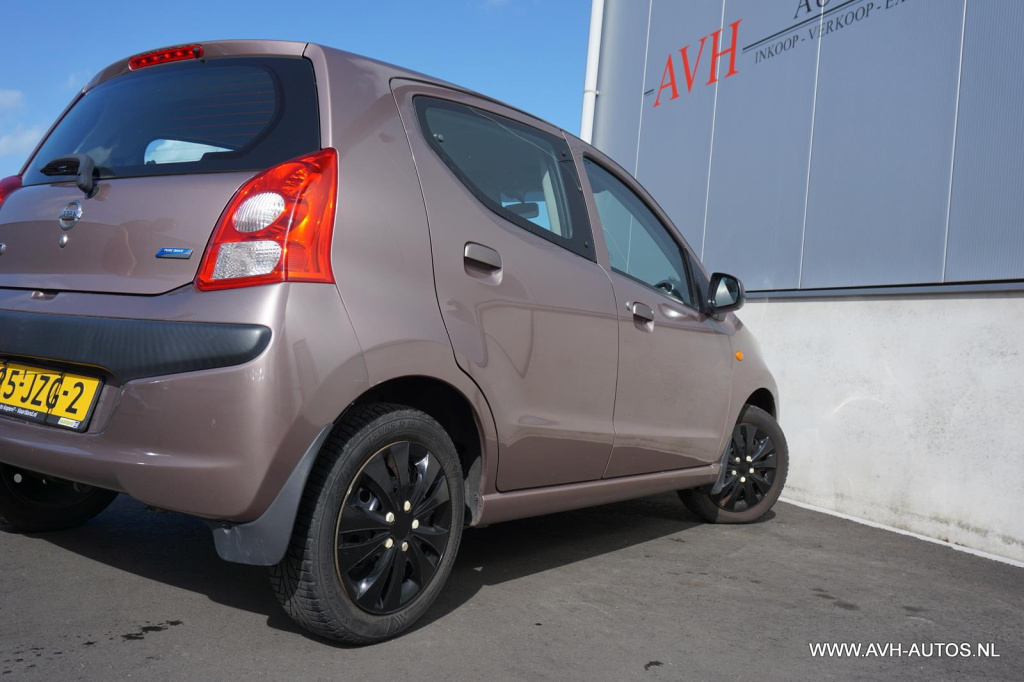 Nissan Pixo