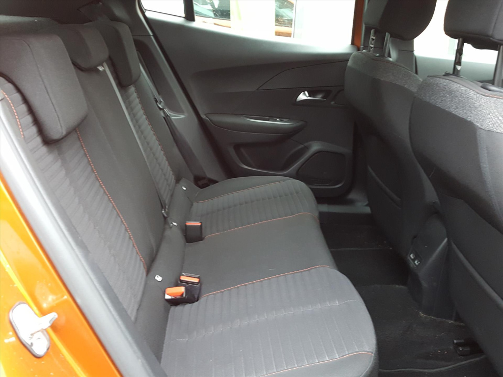 Peugeot E-2008