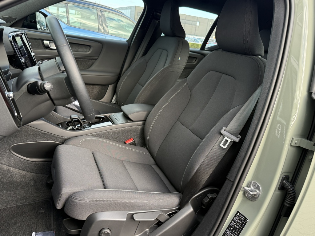 Volvo Ex40