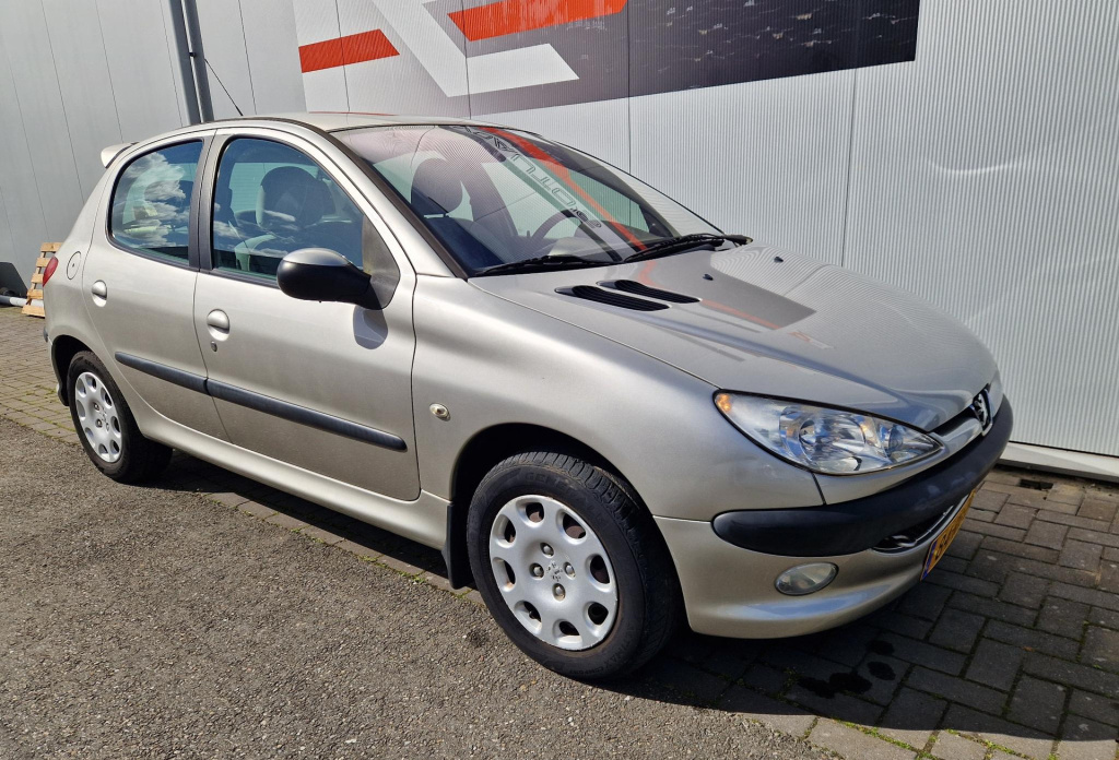 Peugeot 206
