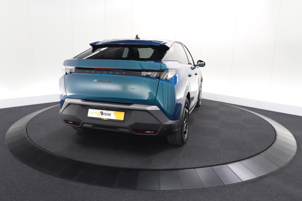 Peugeot E-3008