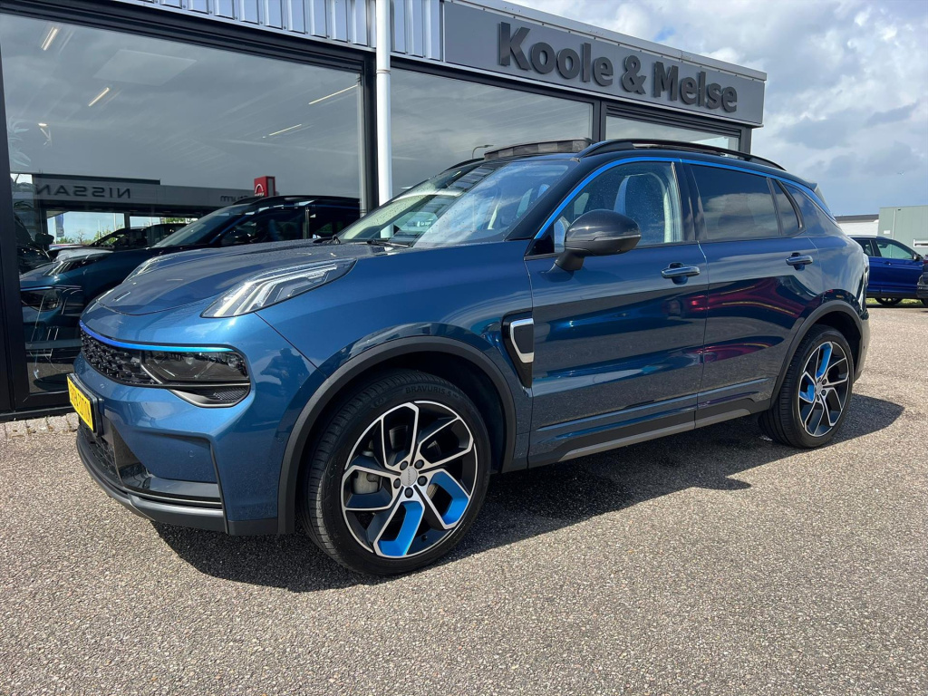 Lynk & Co 01