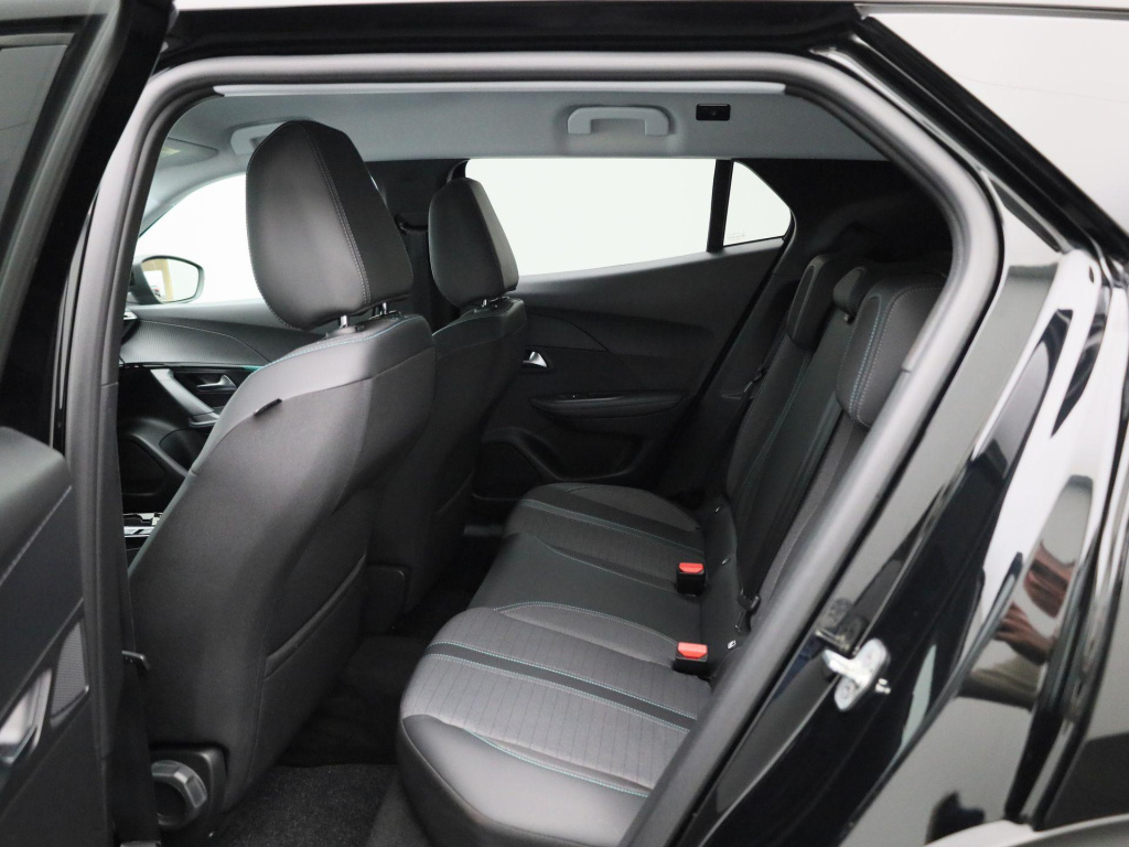 Peugeot E-2008