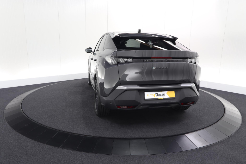 Peugeot E-3008