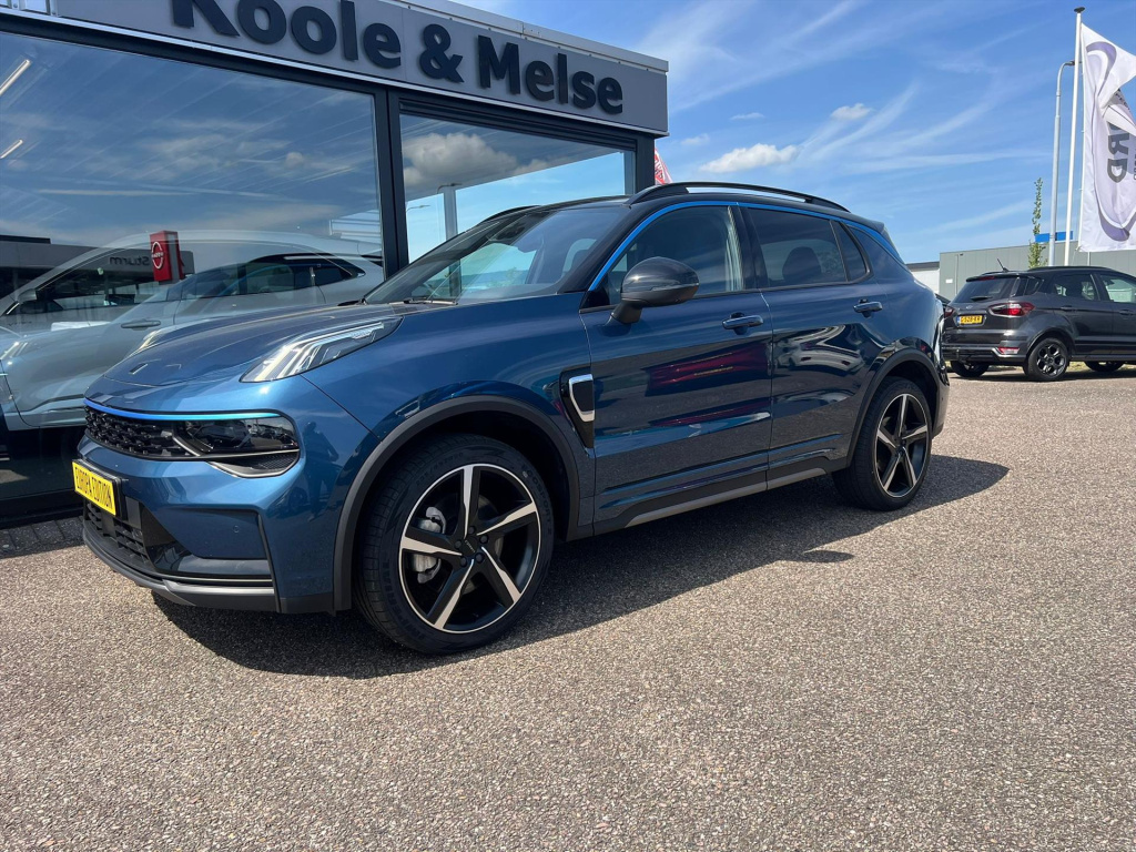 Lynk & Co 01