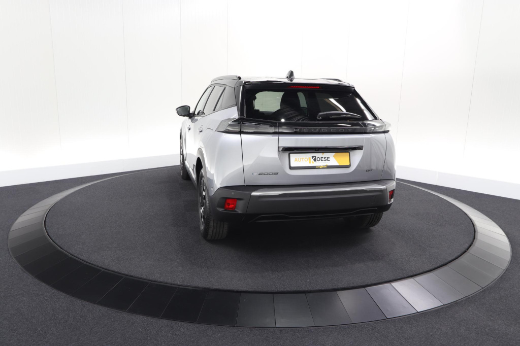 Peugeot E-2008