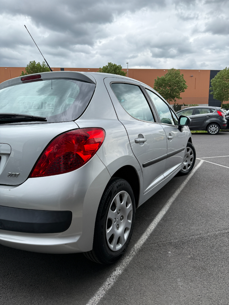 Peugeot 207