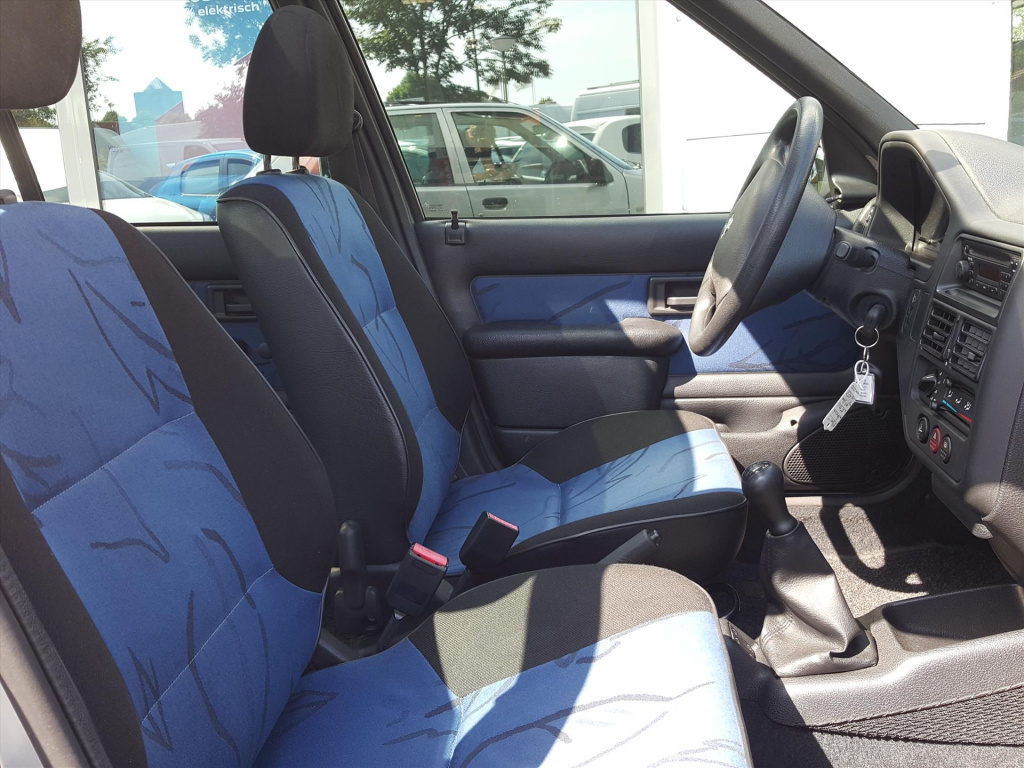 Peugeot 106