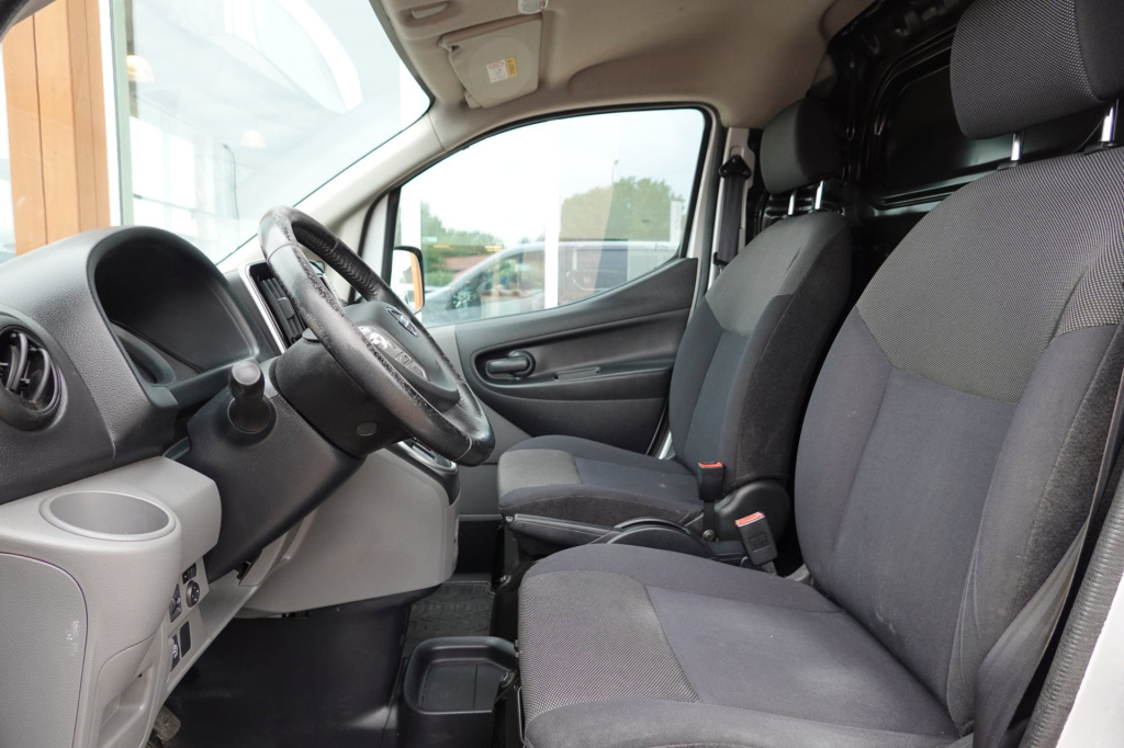 Nissan E-nv200