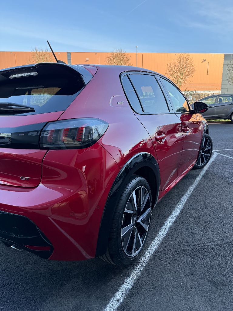Peugeot 208
