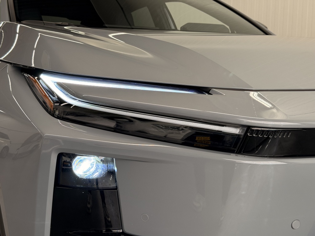 Toyota C-hr+