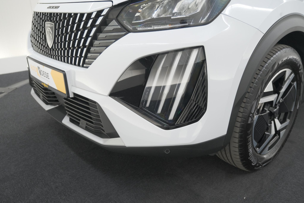 Peugeot E-2008