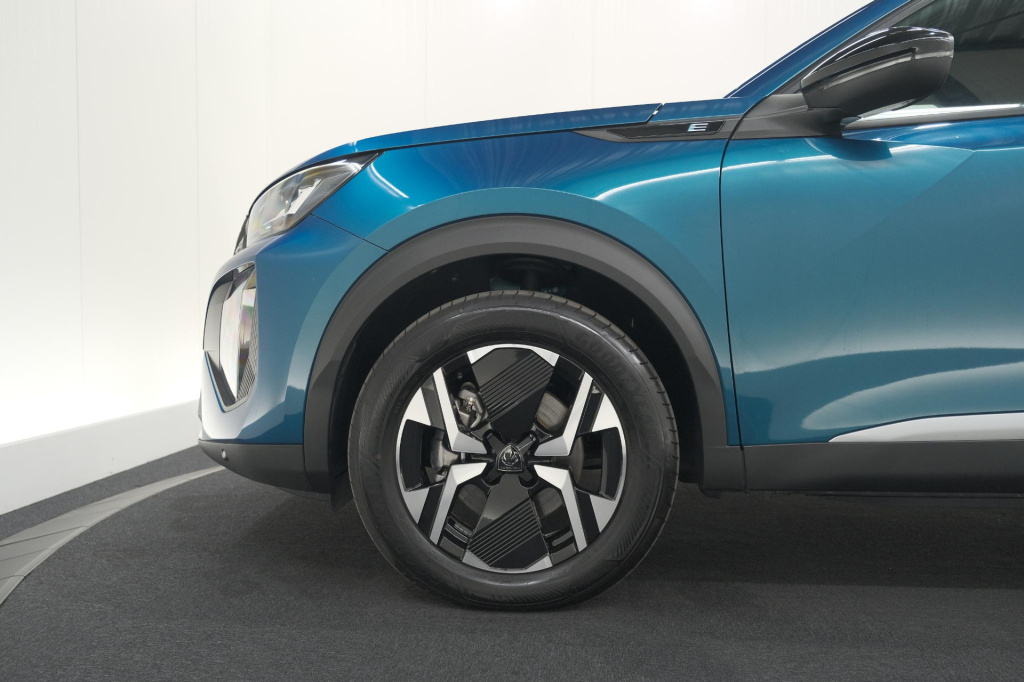 Peugeot E-2008