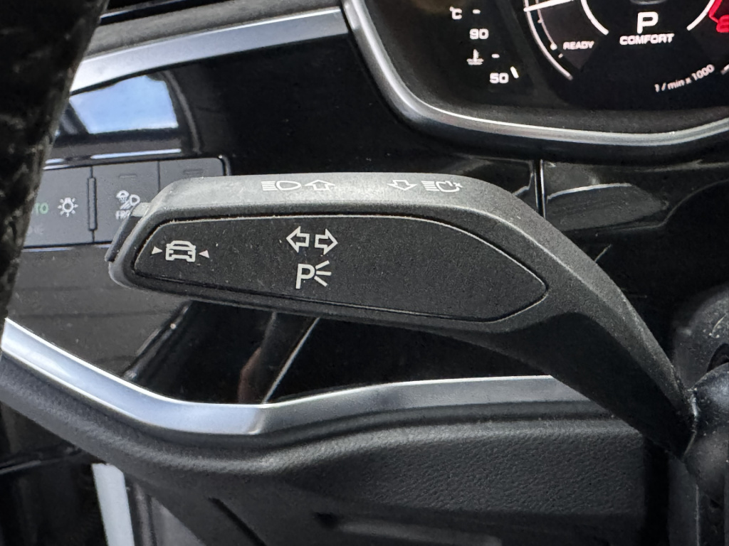 Audi Rsq3
