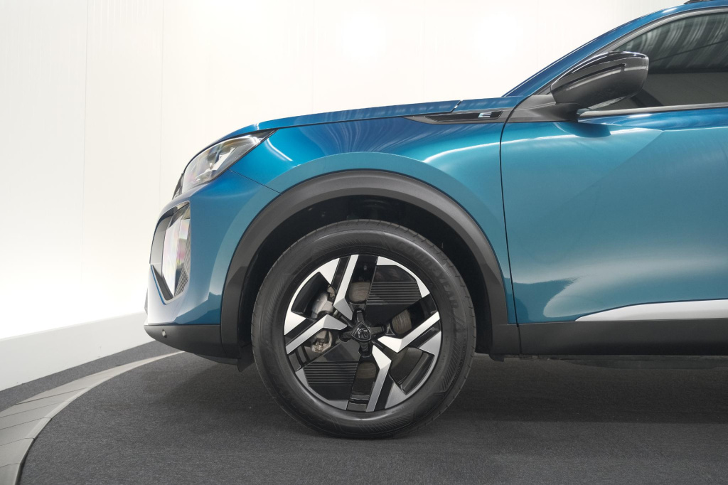 Peugeot E-2008