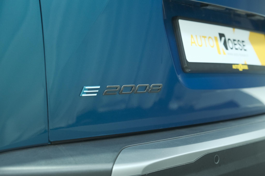 Peugeot E-2008