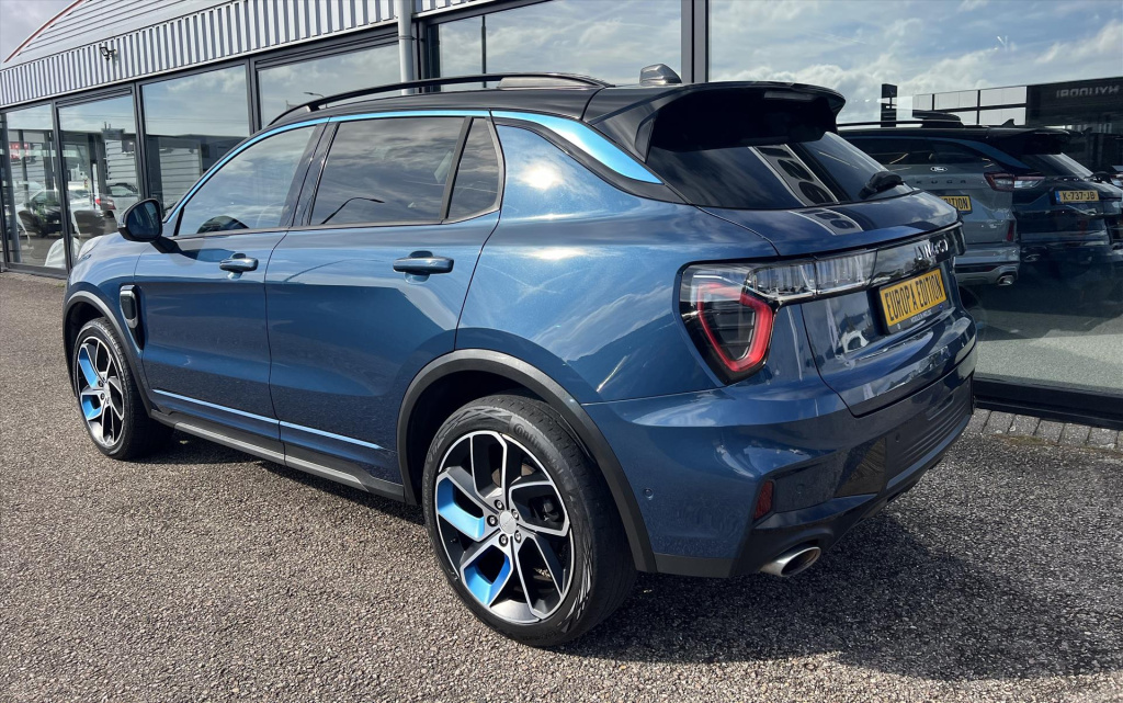 Lynk & Co 01