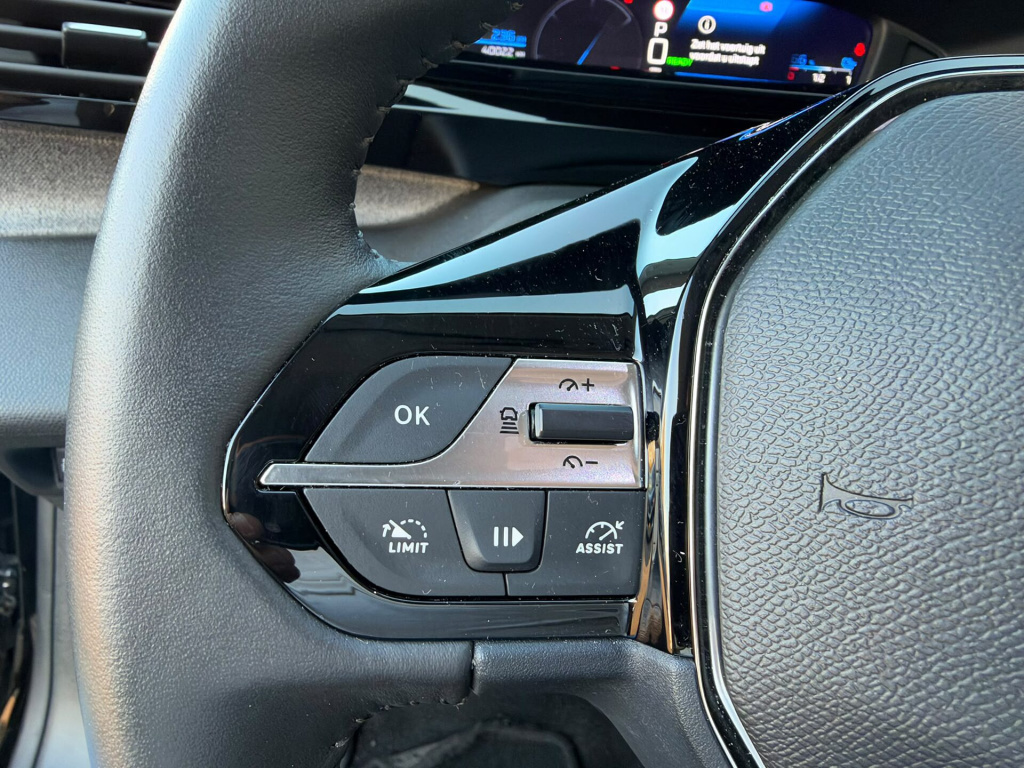 Peugeot E-308